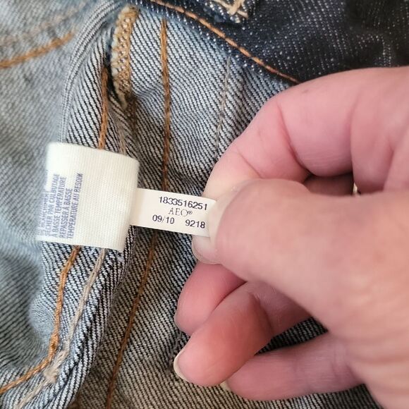 American Eagle Outfitters Mens Denim Distressed Trucker Retro Jean Jacket Size M - Picture 6 of 7